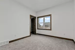N9259 Anton St, Appleton, WI 54915 - Photo 6