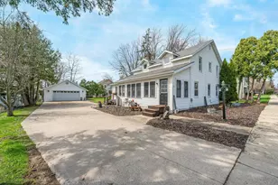 210 4th St, Winneconne, WI 54986 - Photo 2