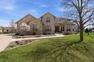 15 Park Cir, Fond du Lac, WI 54935 - Photo 2