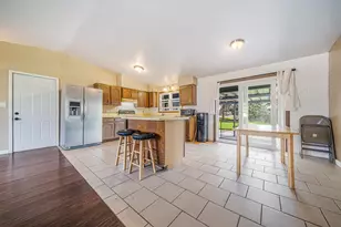 727 Dawn Ct, Neenah, WI 54956 - Photo 4