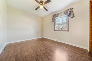 727 Dawn Ct, Neenah, WI 54956 - Photo 14