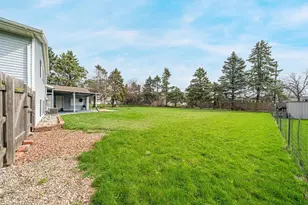 727 Dawn Ct, Neenah, WI 54956 - Photo 34