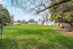 727 Dawn Ct, Neenah, WI 54956 - Photo 32