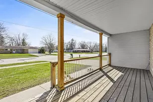 311 Cedar St, Pulaski, WI 54162 - Photo 4