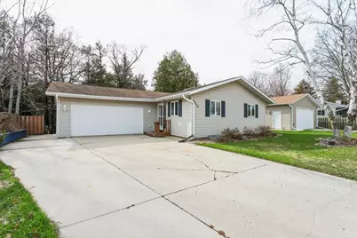 3518 Columbus Street, Two Rivers, WI 54241 - Photo 4