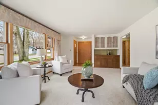 1613 S Telulah Ave, Appleton, WI 54915 - Photo 2