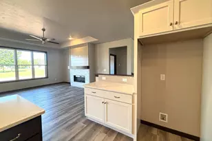 659 Reed St, Neenah, WI 54956 - Photo 6