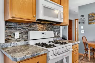 1013 Harrison St, Neenah, WI 54956 - Photo 14