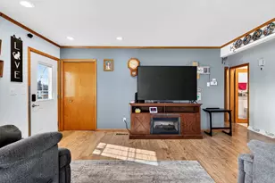 1013 Harrison St, Neenah, WI 54956 - Photo 6