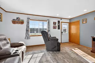 1013 Harrison St, Neenah, WI 54956 - Photo 4
