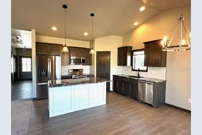 715 Reed Street, Neenah, WI 54156 - Photo 4