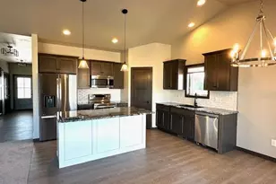 715 Reed St, Neenah, WI 54156 - Photo 4
