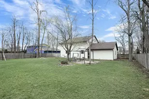 720 Indianwood Ct, Neenah, WI 54956 - Photo 8