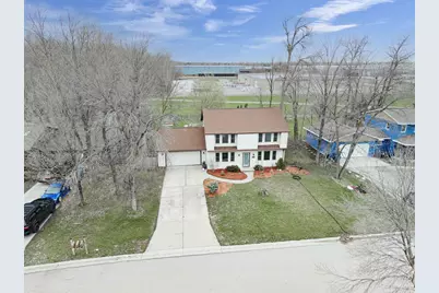 720 Indianwood Court, Neenah, WI 54956 - Photo 36