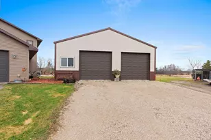 E5528 Hanson Rd, Manawa, WI 54949 - Photo 4