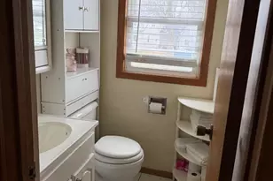 1310 Bismarck St, Green Bay, WI 54302 - Photo 12