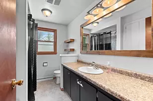 142 Peckham St, Neenah, WI 54956 - Photo 28