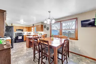 3012 Lawndale Dr, Green Bay, WI 54311 - Photo 8