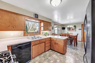 3012 Lawndale Dr, Green Bay, WI 54311 - Photo 12
