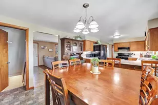 3012 Lawndale Dr, Green Bay, WI 54311 - Photo 10