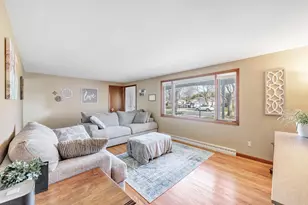 3012 Lawndale Dr, Green Bay, WI 54311 - Photo 6