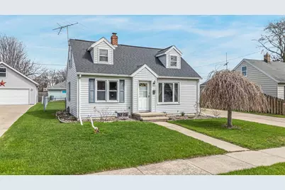 824 Zemlock Avenue, Neenah, WI 54956 - Photo 2