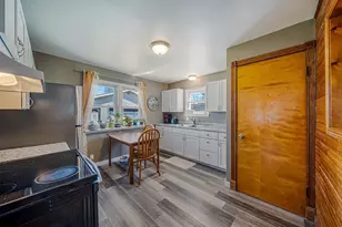 824 Zemlock Ave, Neenah, WI 54956 - Photo 8