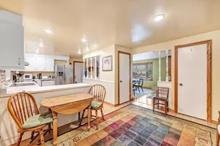 2429 Downy St, Green Bay, WI 54303 - Photo 10