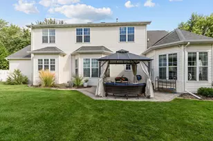 613 E Castlebury Ln, Appleton, WI 54913 - Photo 2