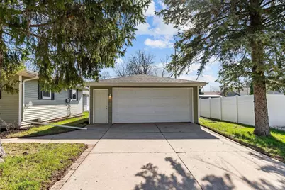 1031 Roberts Avenue, Appleton, WI 54914 - Photo 2