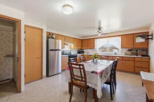 831 N Danz Ave, Green Bay, WI 54302 - Photo 4