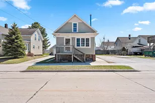 1313 21st St, Two Rivers, WI 54241 - Photo 4