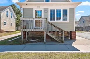 1313 21st St, Two Rivers, WI 54241 - Photo 2