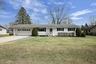 1900 Julie Ln, Stevens Point, WI 54481 - Photo 2