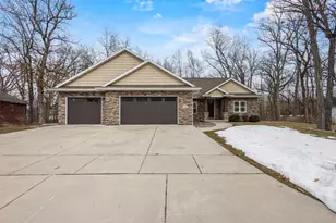 2960 Bally Bunion Ln, Green Bay, WI 54311 - Photo 2