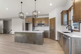 N8870 Killarney Way, Menasha, WI 54952 - Photo 14