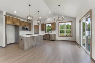 N8870 Killarney Way, Menasha, WI 54952 - Photo 20
