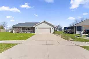 2276 Samantha St, De Pere, WI 54115 - Photo 2