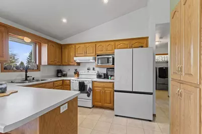 2276 Samantha Street, De Pere, WI 54115 - Photo 10