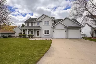 4715 Grand Meadows Dr, Appleton, WI 54914 - Photo 2