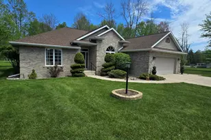 1506 39th Ave, Menominee, MI 49858 - Photo 2