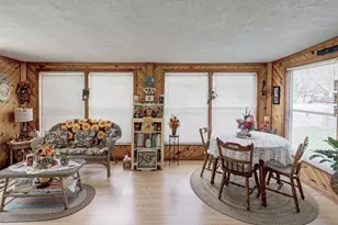 1021 Apple Blossom Dr, Neenah, WI 54956 - Photo 12