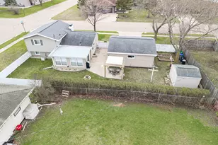 1021 Apple Blossom Dr, Neenah, WI 54956 - Photo 34
