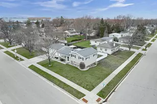 1021 Apple Blossom Dr, Neenah, WI 54956 - Photo 26