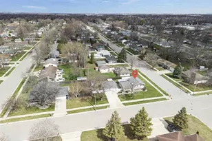 1021 Apple Blossom Dr, Neenah, WI 54956 - Photo 30