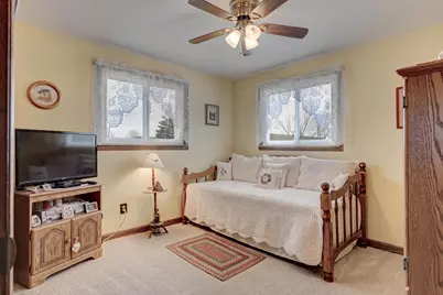 1021 Apple Blossom Drive, Neenah, WI 54956 - Photo 20