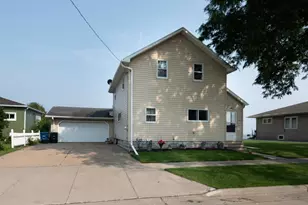 28 Lake St, Oshkosh, WI 54901 - Photo 1
