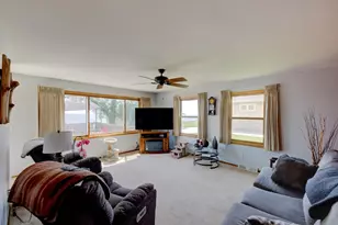28 Lake St, Oshkosh, WI 54901 - Photo 2