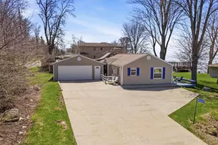 W5625 Faro Springs Rd, Hilbert, WI 54129 - Photo 2