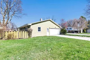 1715 Beaver Dam Dr, Green Bay, WI 54304 - Photo 18